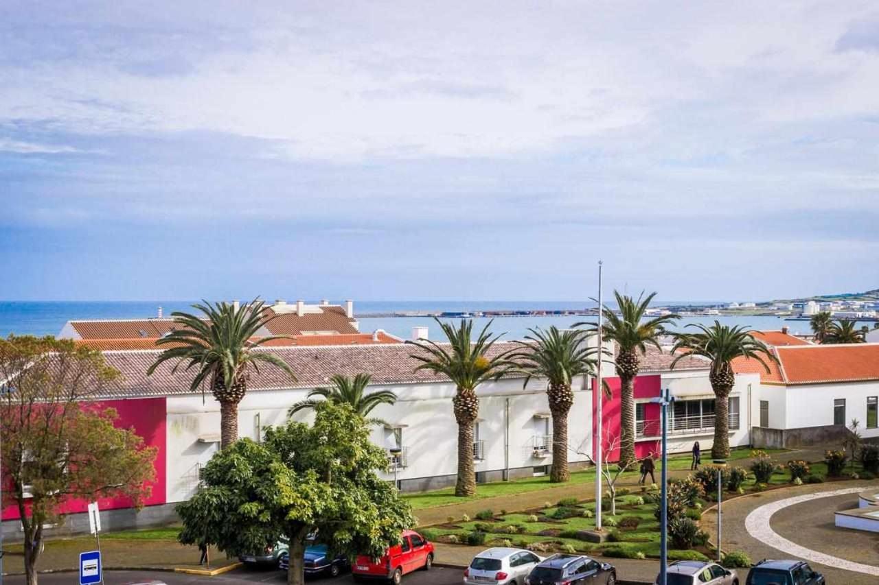 Downtown Praia Da Vitoria Al Luaran gambar